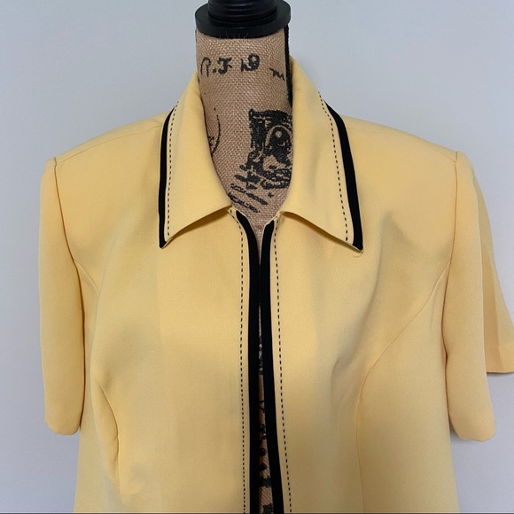 Studio I Jacket - Picture 2 of 10